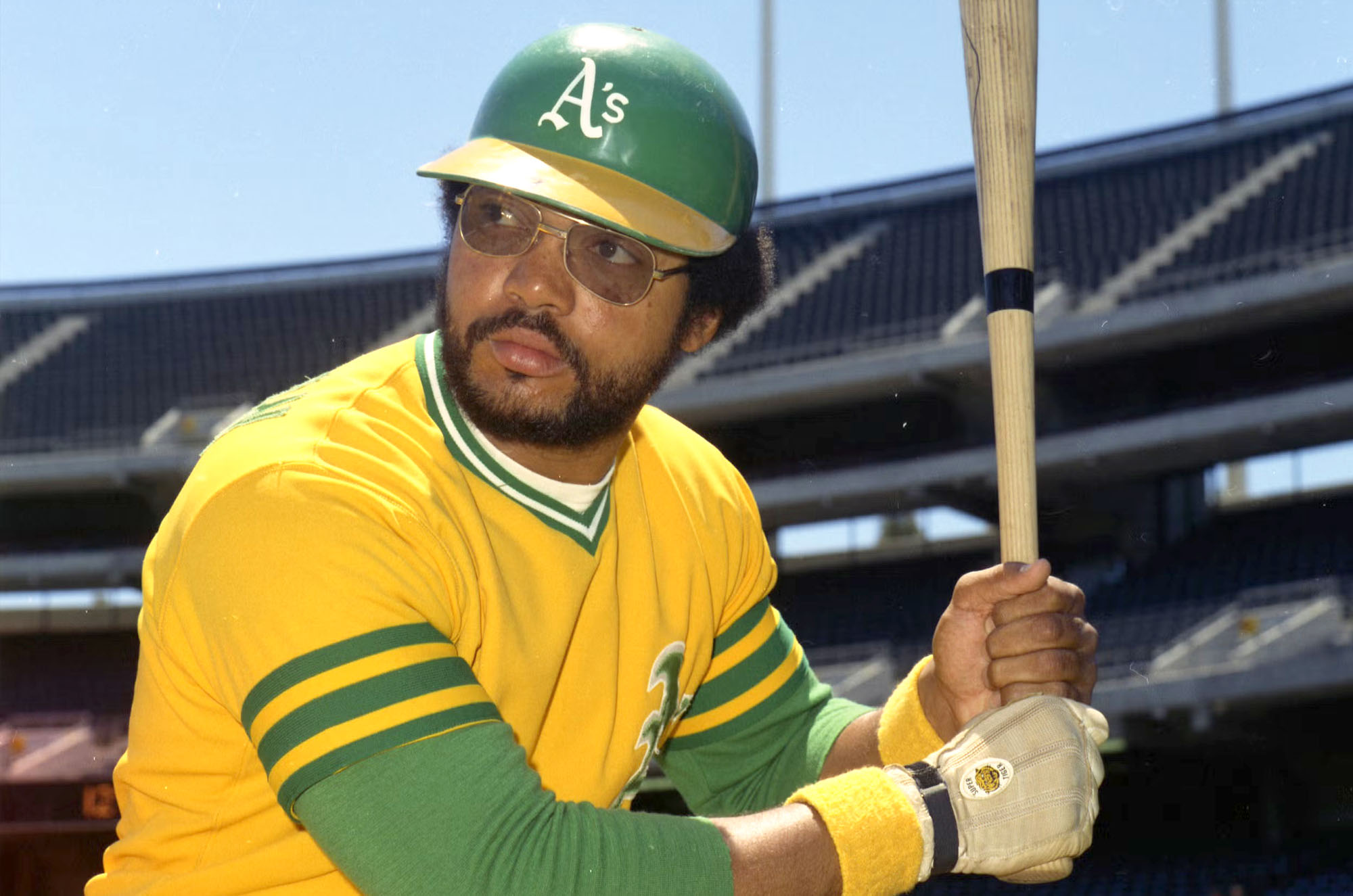 Reggie Jackson - Autograph Signing Event - AutographTracker.com